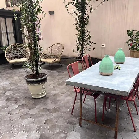 Decharme With Terrace In Monti Apartment Rom