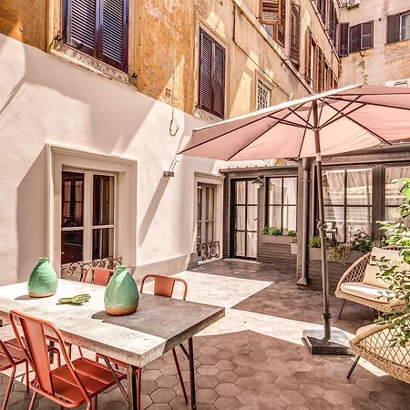 Decharme With Terrace In Monti