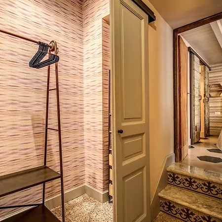 Decharme With Terrace In Monti Appartement Rome