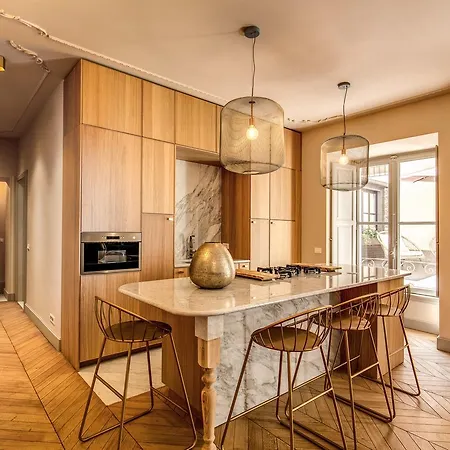 Decharme With Terrace In Monti Appartement Rome