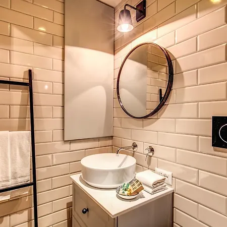 Decharme With Terrace In Monti Appartement *