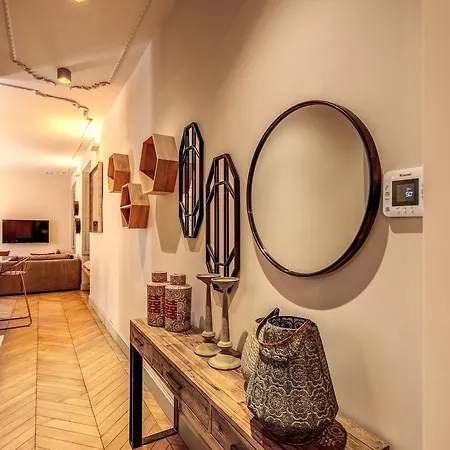 Decharme With Terrace In Monti Appartement Rome