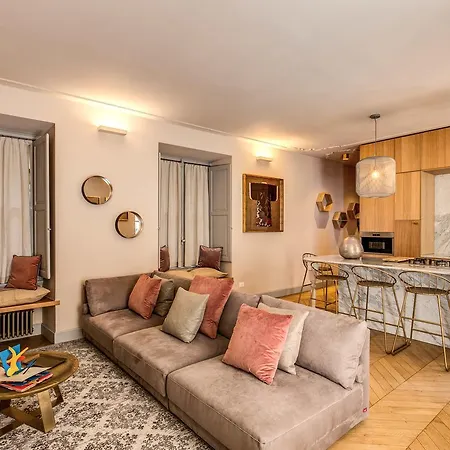 Appartement Decharme With Terrace In Monti Rome