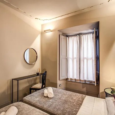 Decharme With Terrace In Monti Appartement *