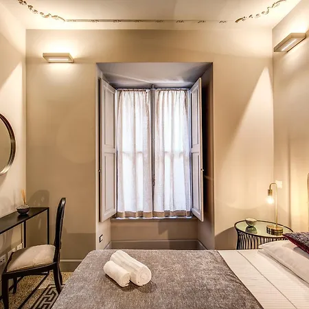 Decharme With Terrace In Monti