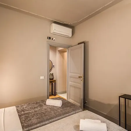 Apartment Decharme With Terrace In Monti *