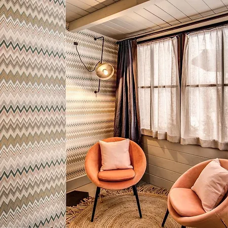 Decharme With Terrace In Monti Apartment